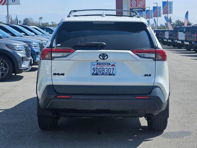 Used 2022 Toyota RAV4 XLE Premium image 3