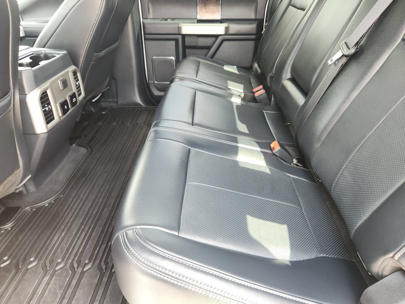 Certified 2022 Ford F250 Lariat w/ Lariat Value Package AWD/4WD image 35
