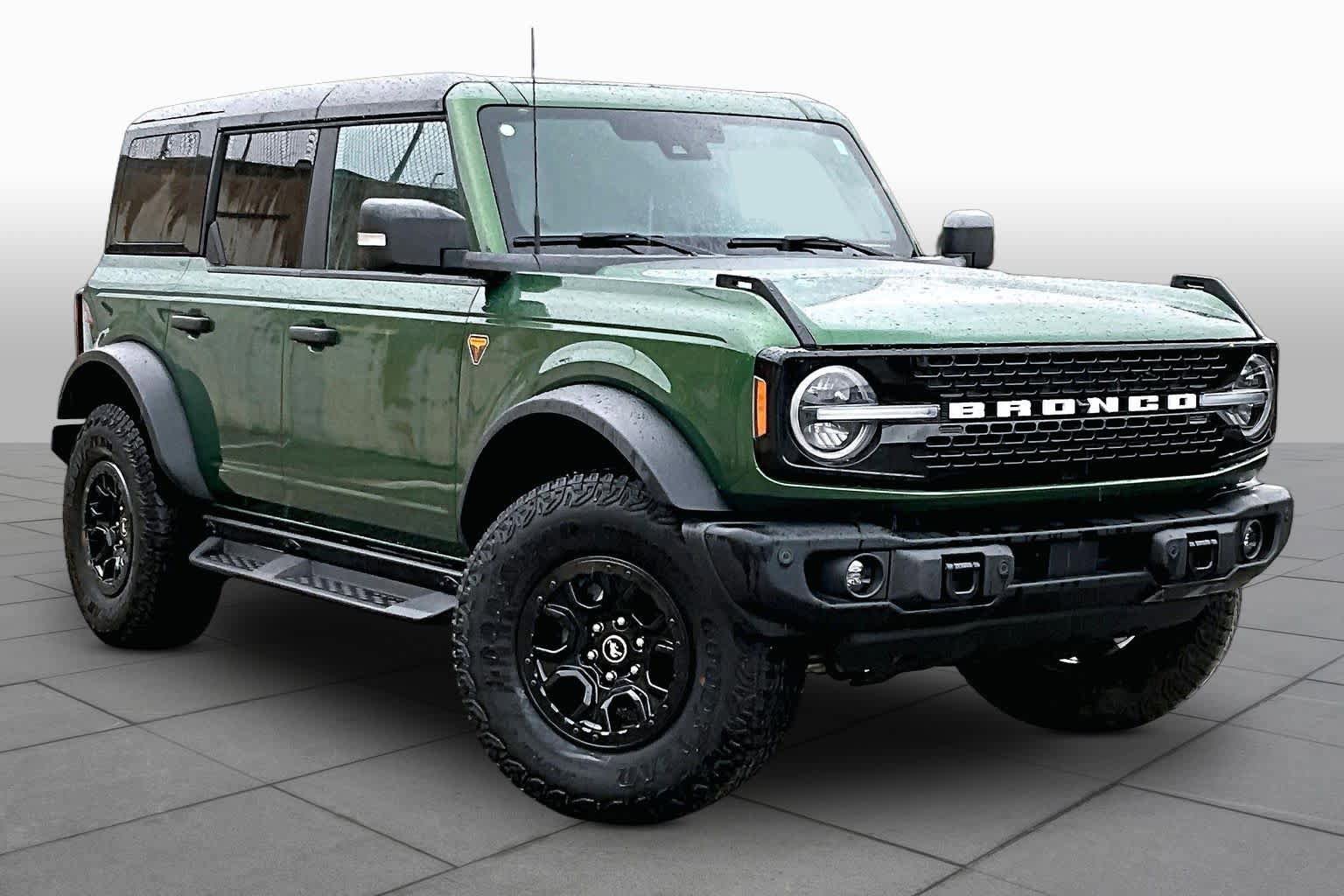 Certified 2025 Ford Bronco Badlands AWD/4WD image 3