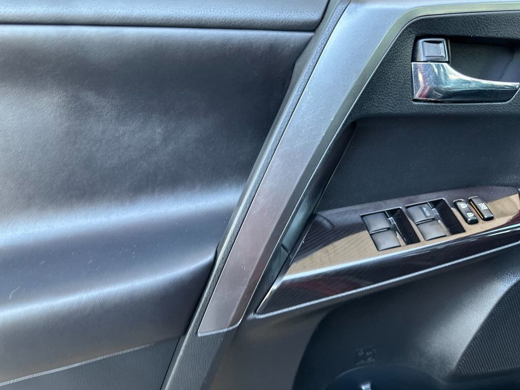 Used 2017 Toyota RAV4 SE FWD image 10