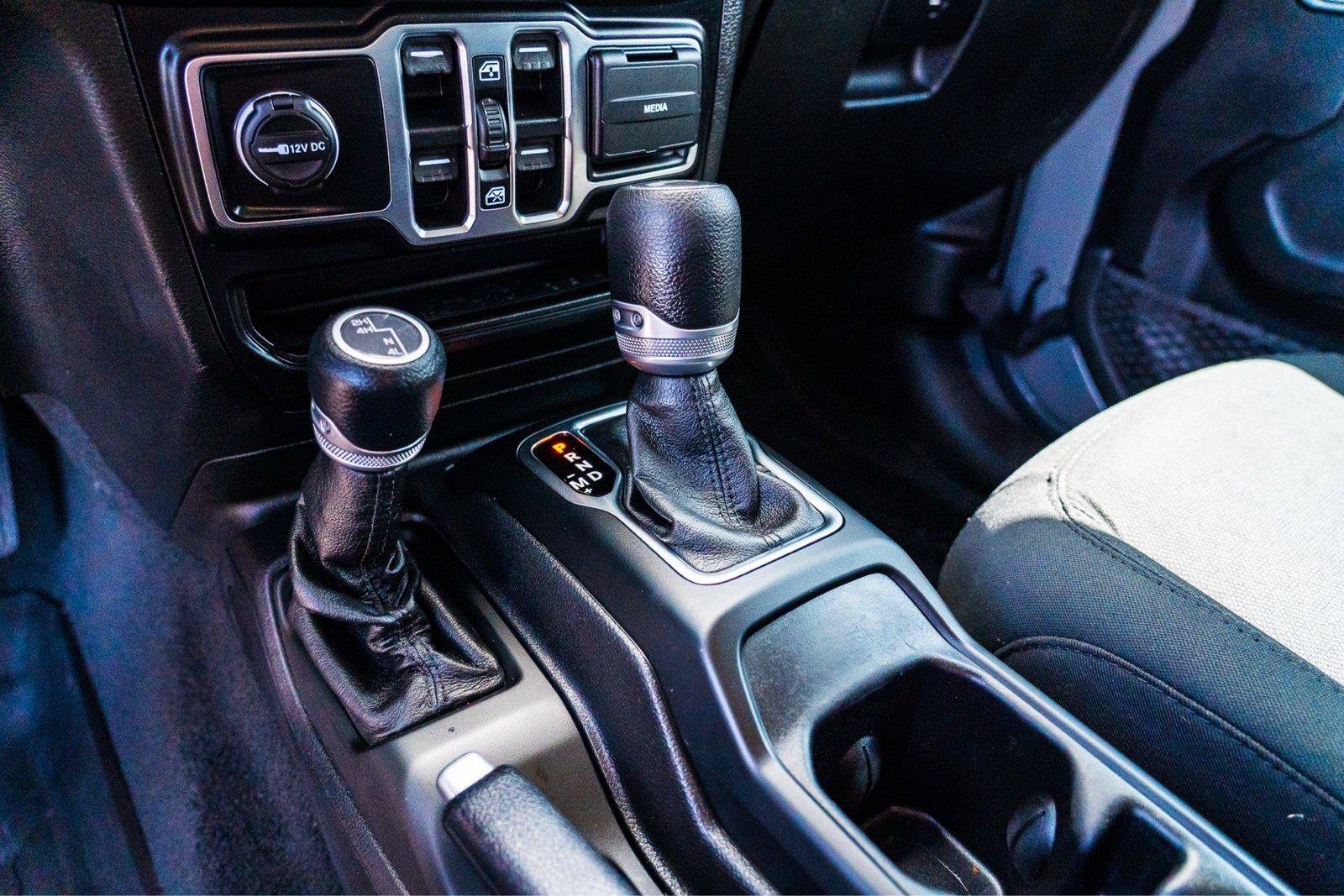 Used 2021 Jeep Wrangler Unlimited Sport AWD/4WD image 19