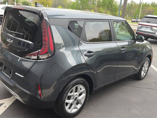 Used 2025 Kia Soul LX w/ LX Technology Package FWD image 17