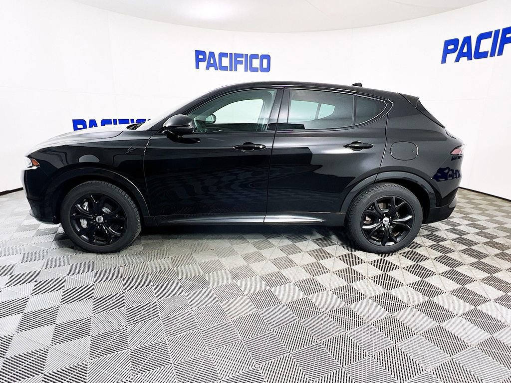 Used 2024 Dodge Hornet R/T w/ R/T Blacktop Package AWD/4WD image 5