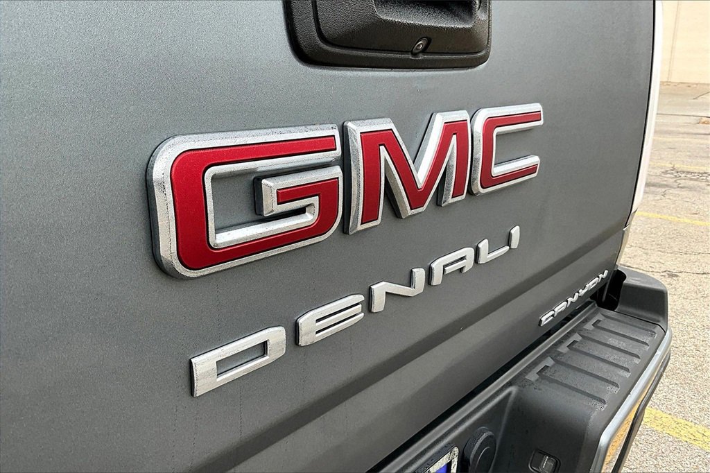 Used 2022 GMC Canyon Denali image 10
