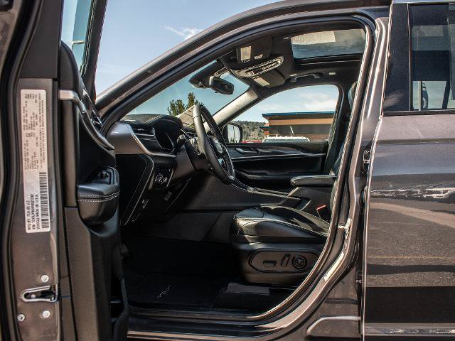 Used 2024 Jeep Grand Cherokee Limited 4xe AWD/4WD image 18