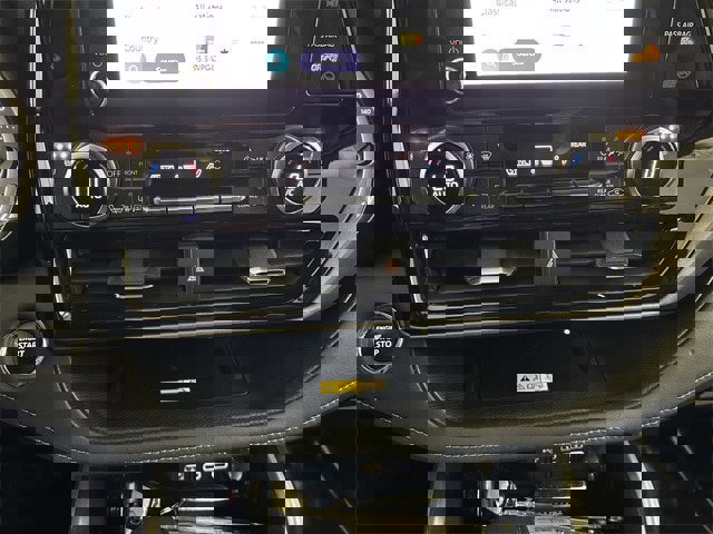 Used 2023 Toyota Highlander L image 10