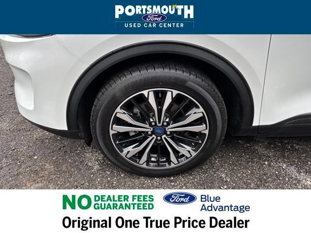 Certified 2022 Ford Escape SEL w/ SEL Stealth AWD Package image 37