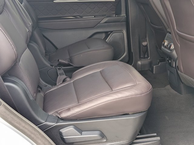 Certified 2026 Ford Explorer Platinum w/ LUX Leather Package AWD/4WD image 27