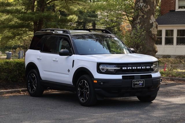 Certified 2024 Ford Bronco Sport Outer Banks w/ Tech Package AWD/4WD image 2