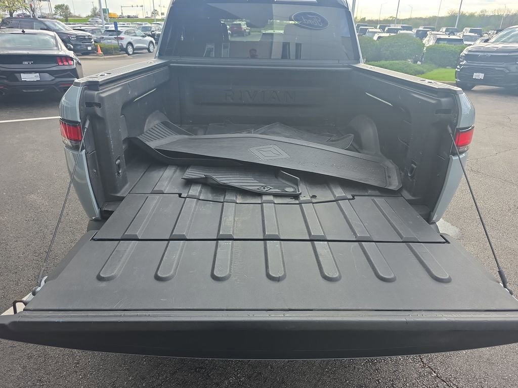 Used 2022 Rivian R1T Adventure image 12