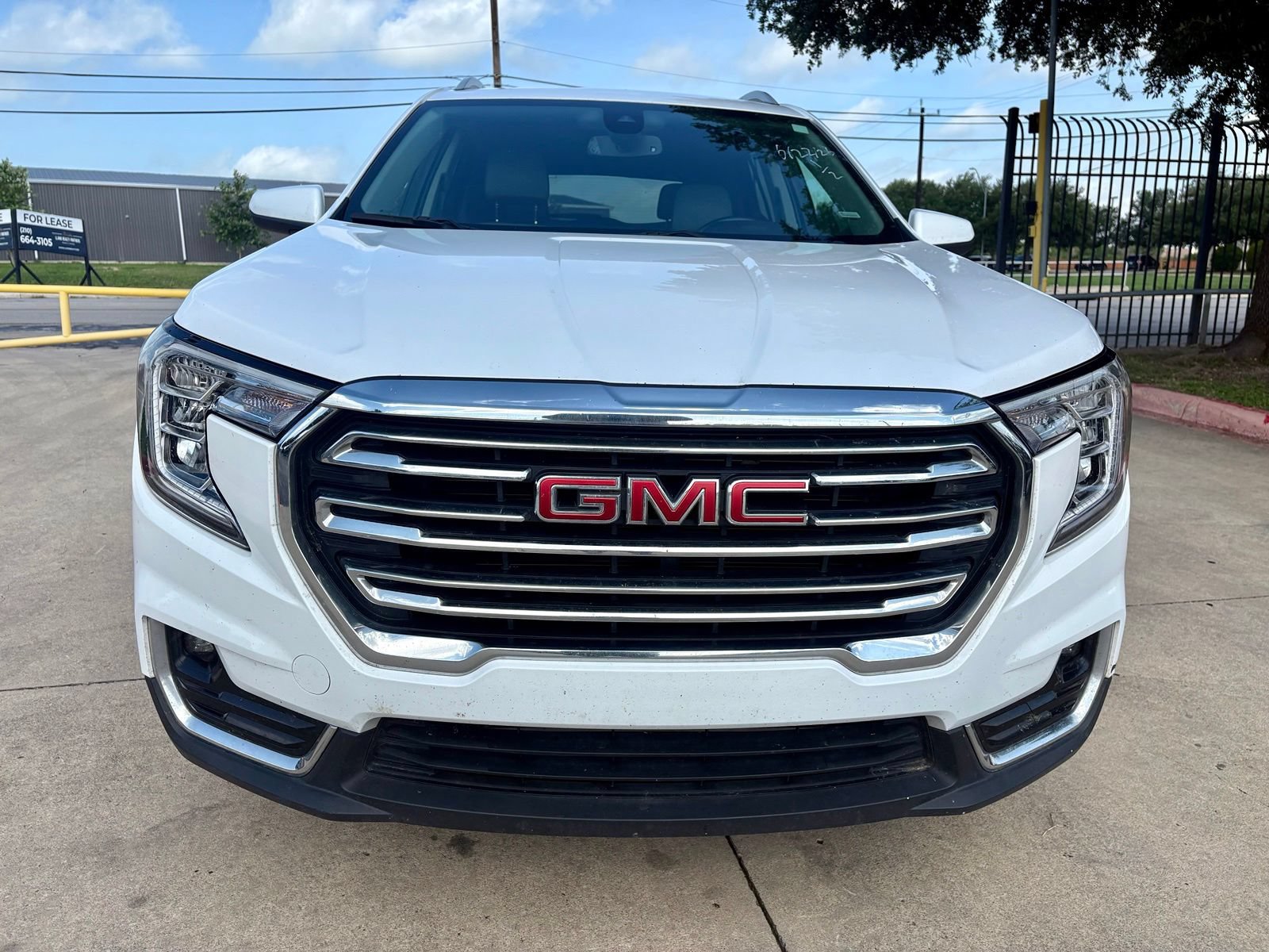 Used 2024 GMC Terrain SLT FWD image 6