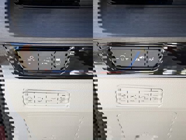 Used 2023 Kia Carnival SX image 19