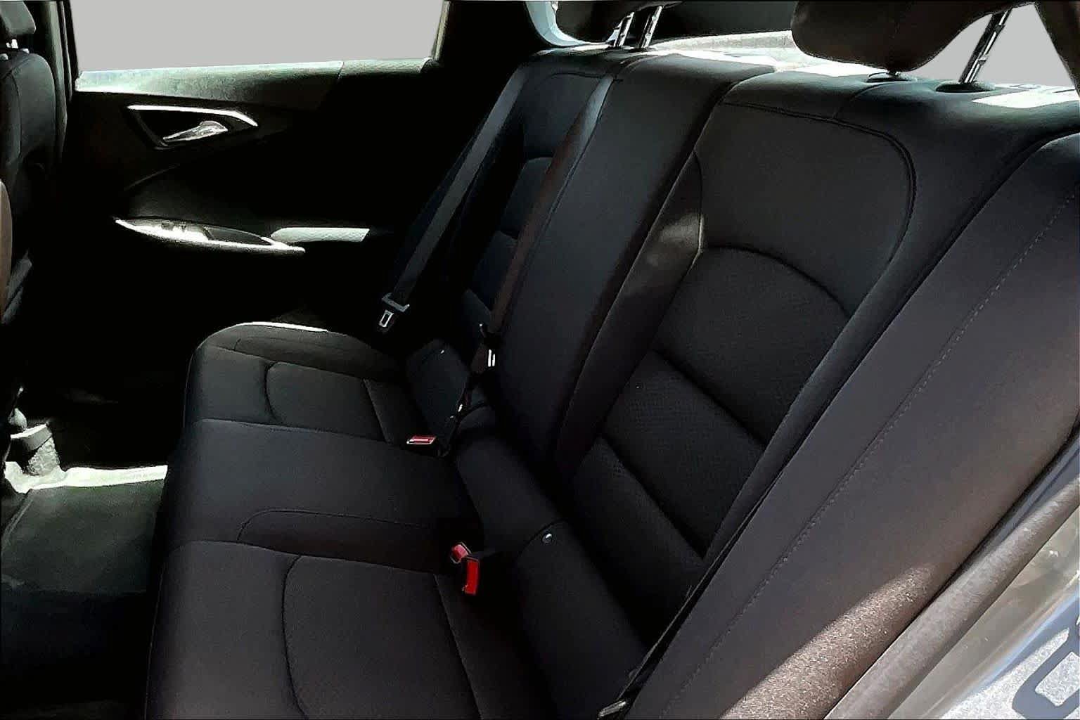 Used 2025 Chevrolet Malibu RS FWD image 21
