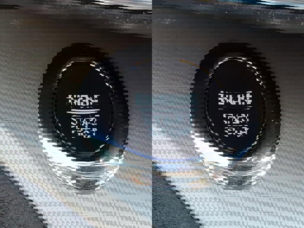 Certified 2022 Ford Explorer XLT w/ Equipment Group 202A image 22