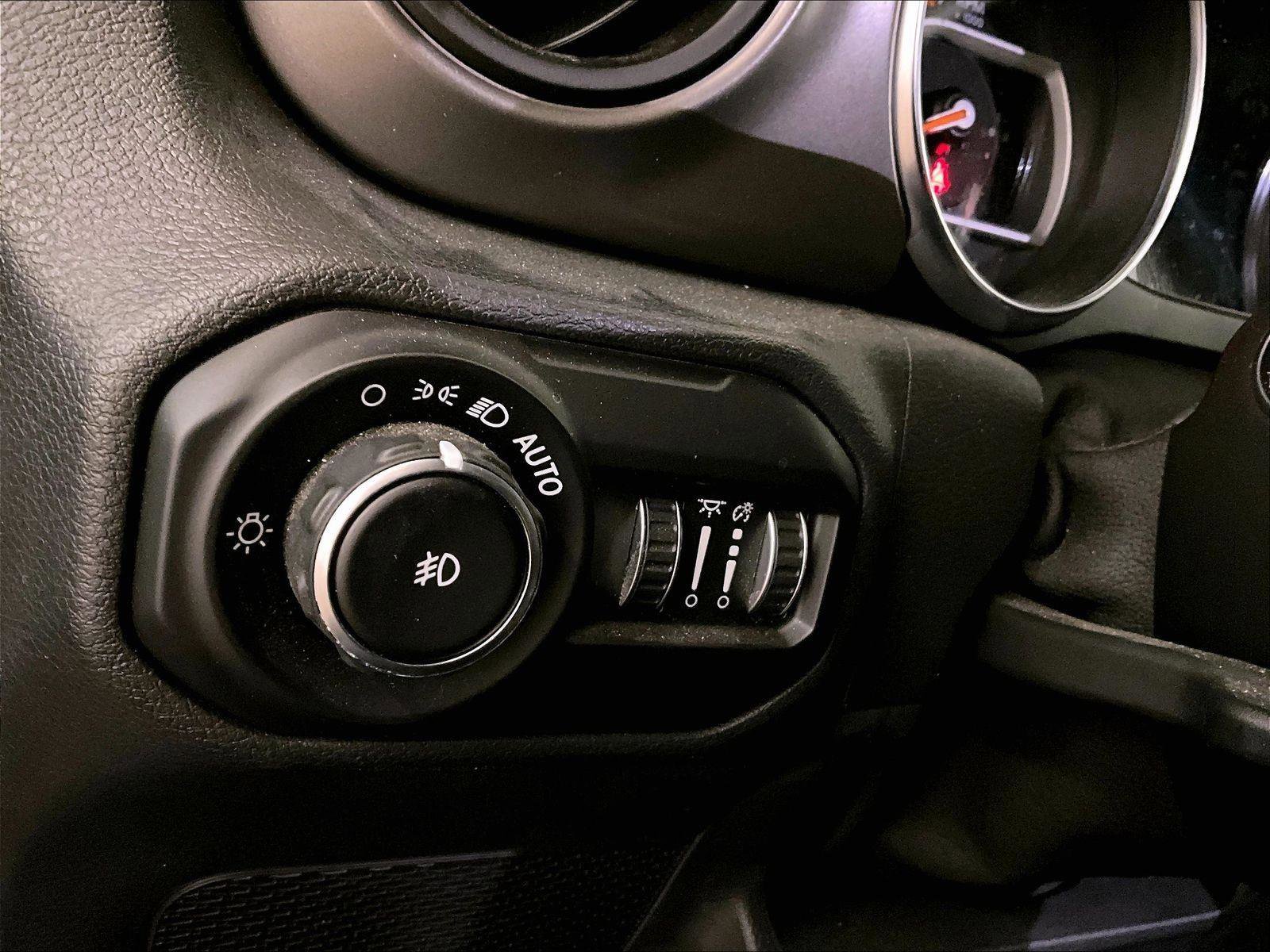 Used 2021 Jeep Wrangler Sport AWD/4WD image 29