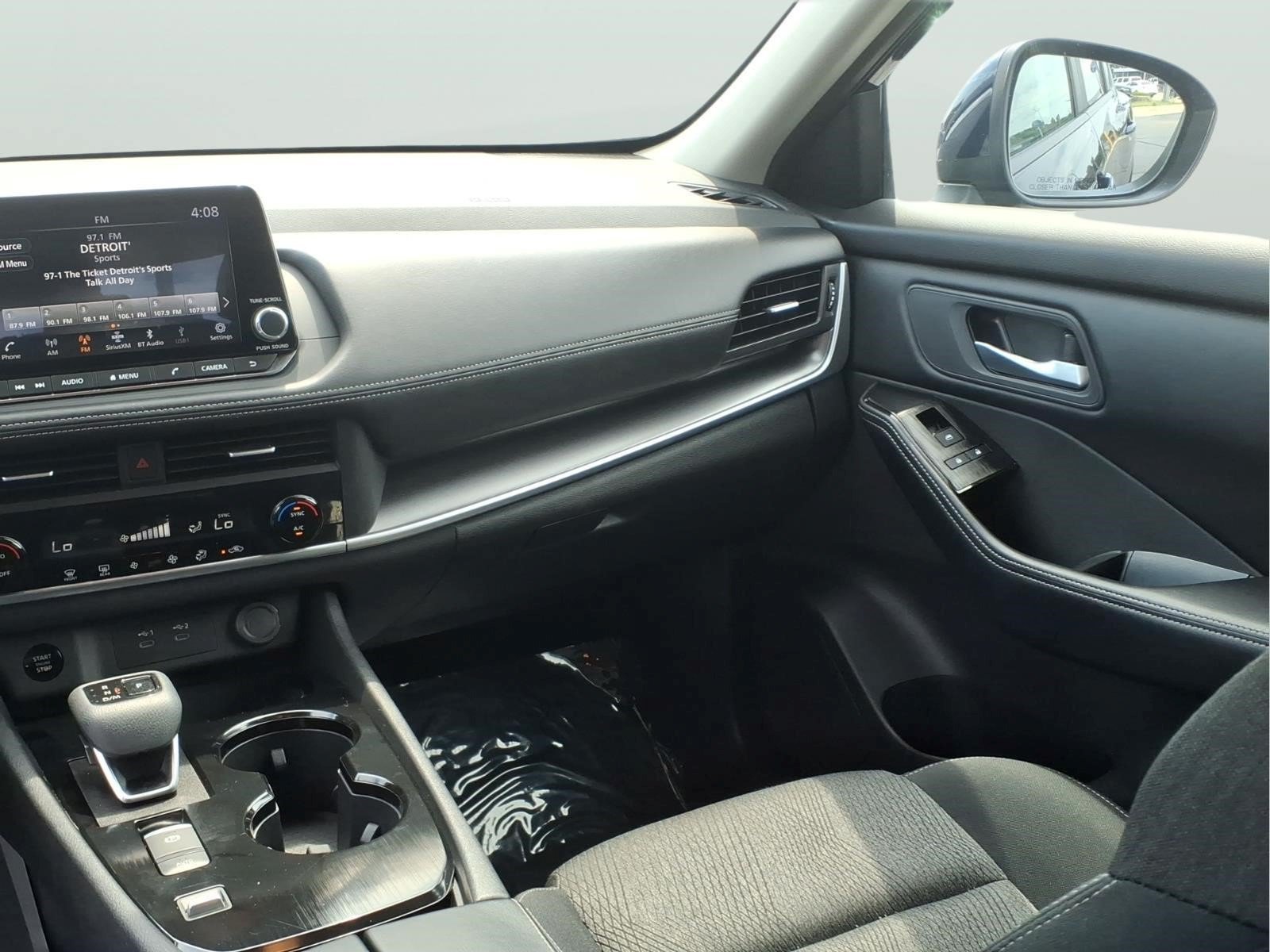Used 2026 Nissan Rogue SV FWD image 14