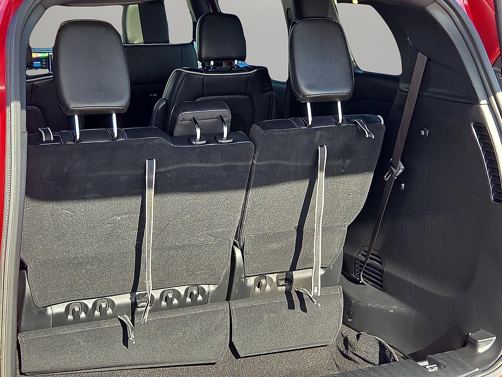 Used 2025 Chrysler Pacifica Limited image 8