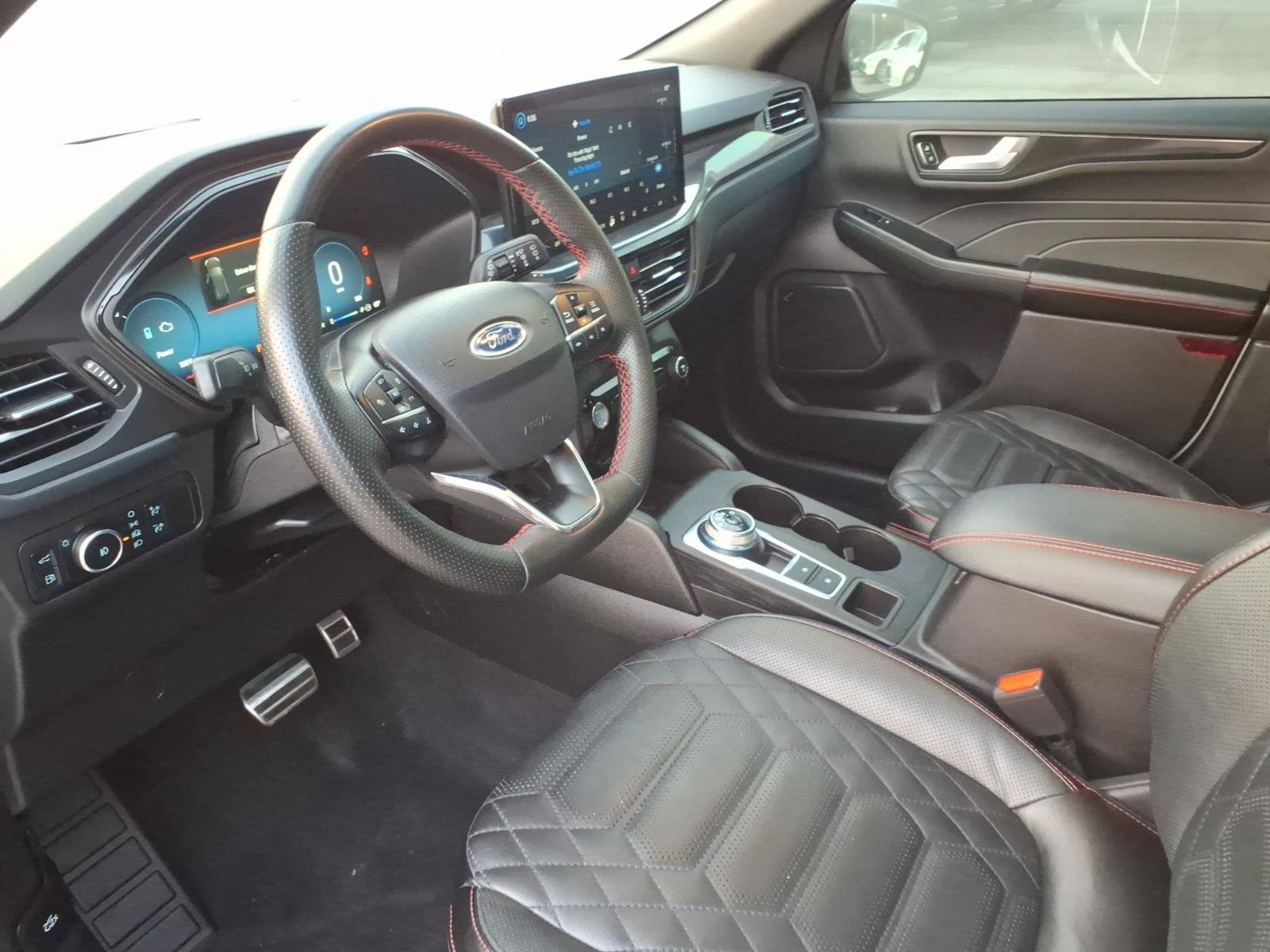 Certified 2024 Ford Escape ST-Line Elite w/ Premium Technology Package AWD/4WD image 10