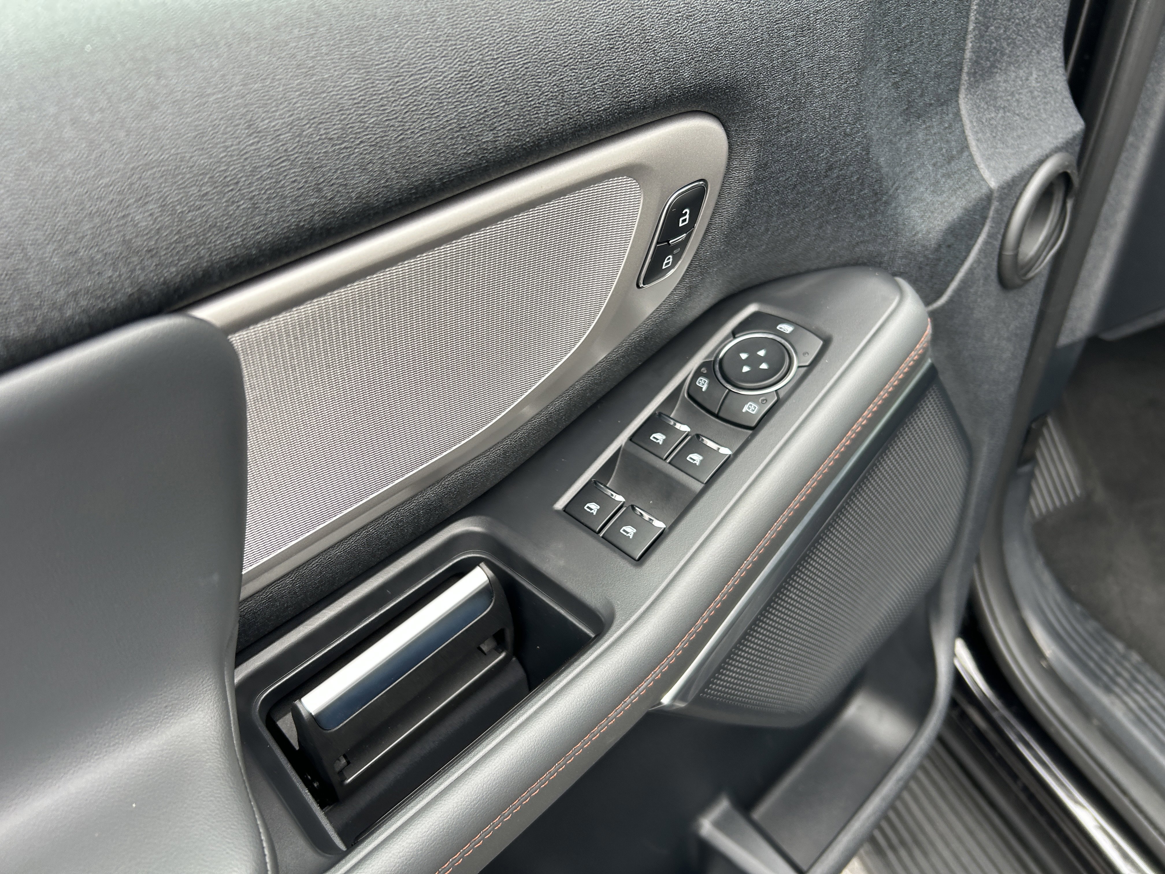 Certified 2025 Ford Expedition Active image 10