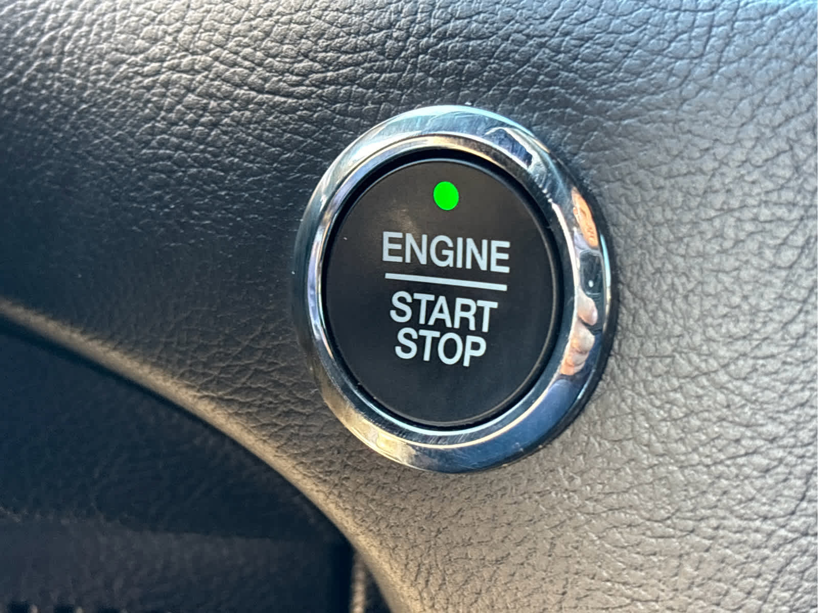 Certified 2022 Ford Edge ST image 24