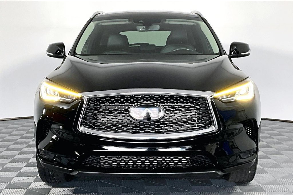 Used 2023 INFINITI QX50 Luxe FWD image 3