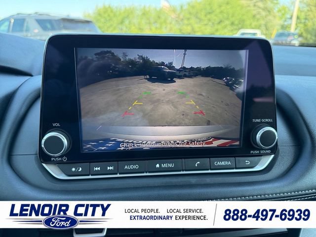 Used 2024 Nissan Rogue SV FWD image 24