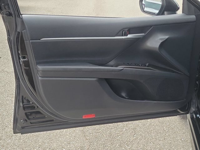 Used 2023 Toyota Camry SE w/ Convenience Package FWD image 18