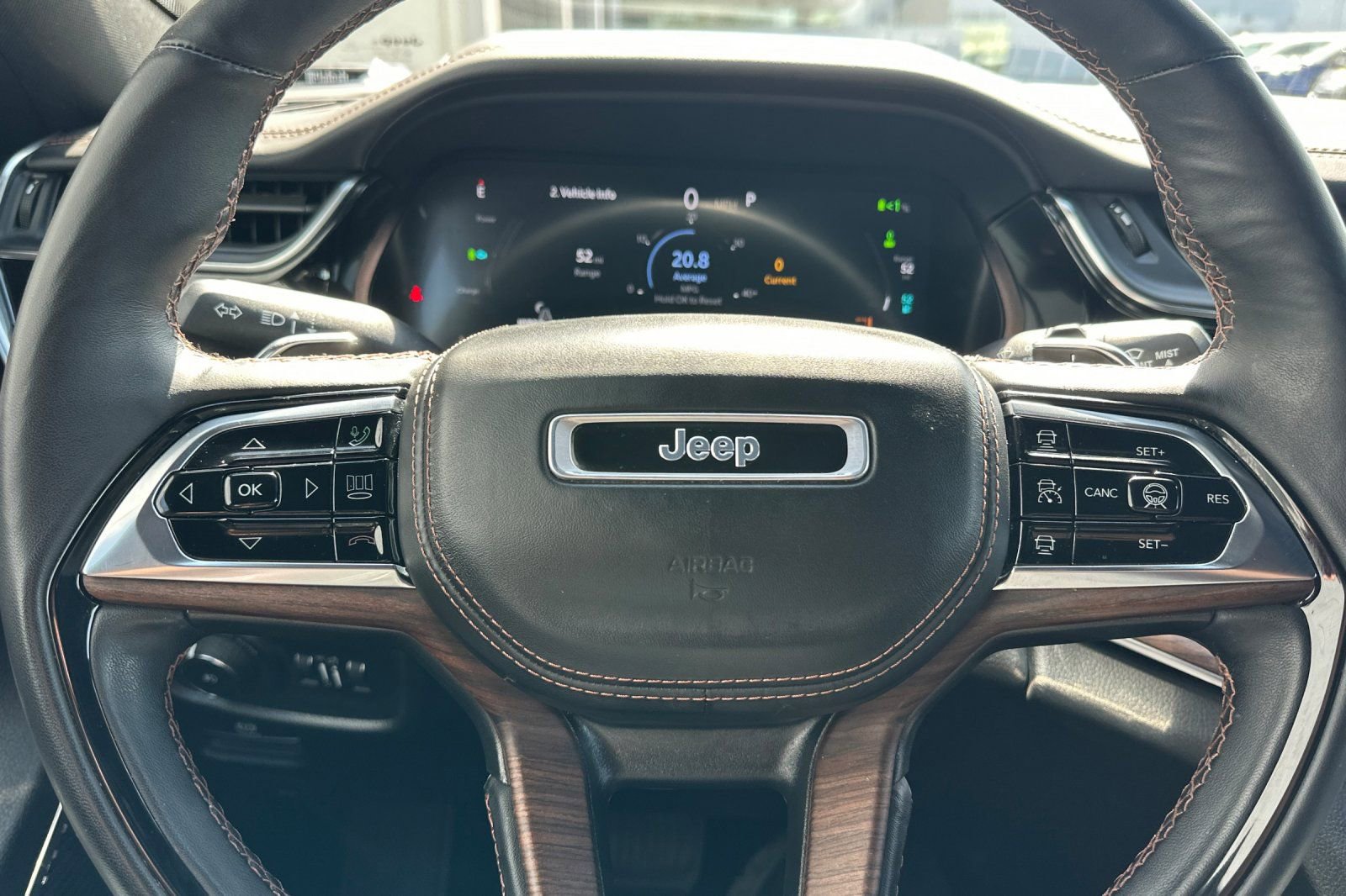 Used 2022 Jeep Grand Cherokee Summit w/ Advanced Protech Group IV AWD/4WD image 24
