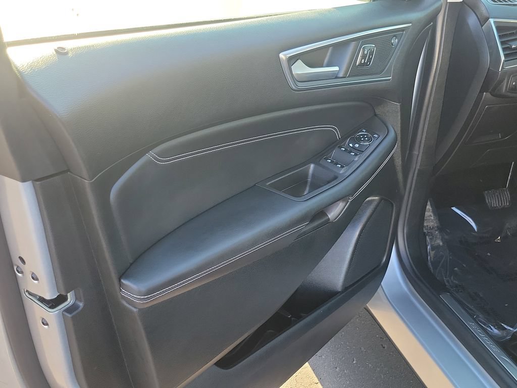 Certified 2023 Ford Edge Titanium AWD/4WD image 6