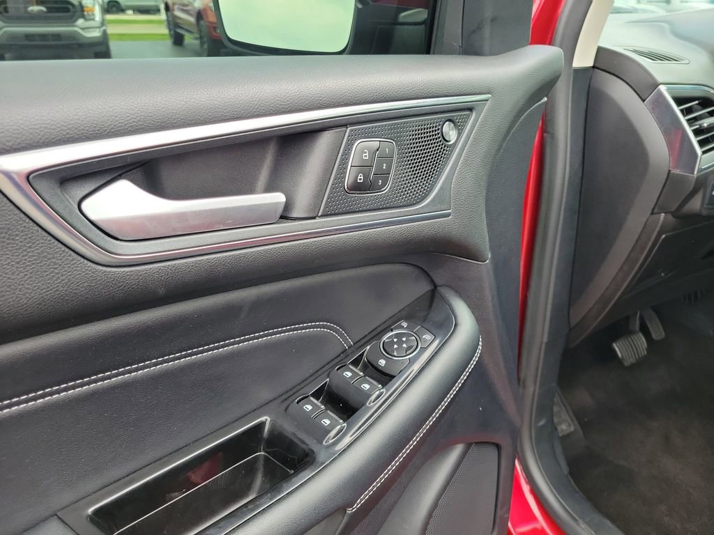 Certified 2020 Ford Edge Titanium AWD/4WD image 20