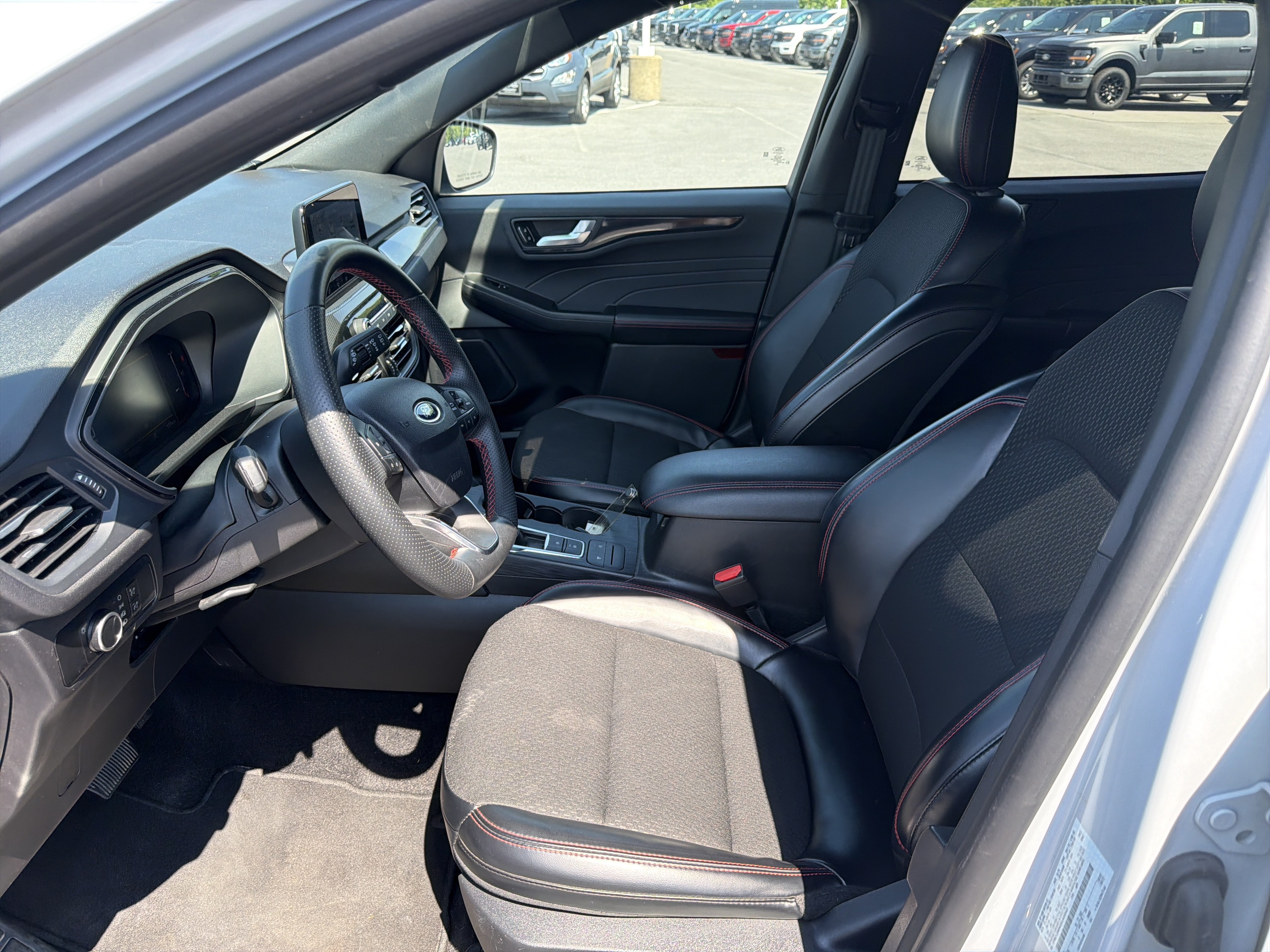 Certified 2025 Ford Escape ST-Line AWD/4WD image 12