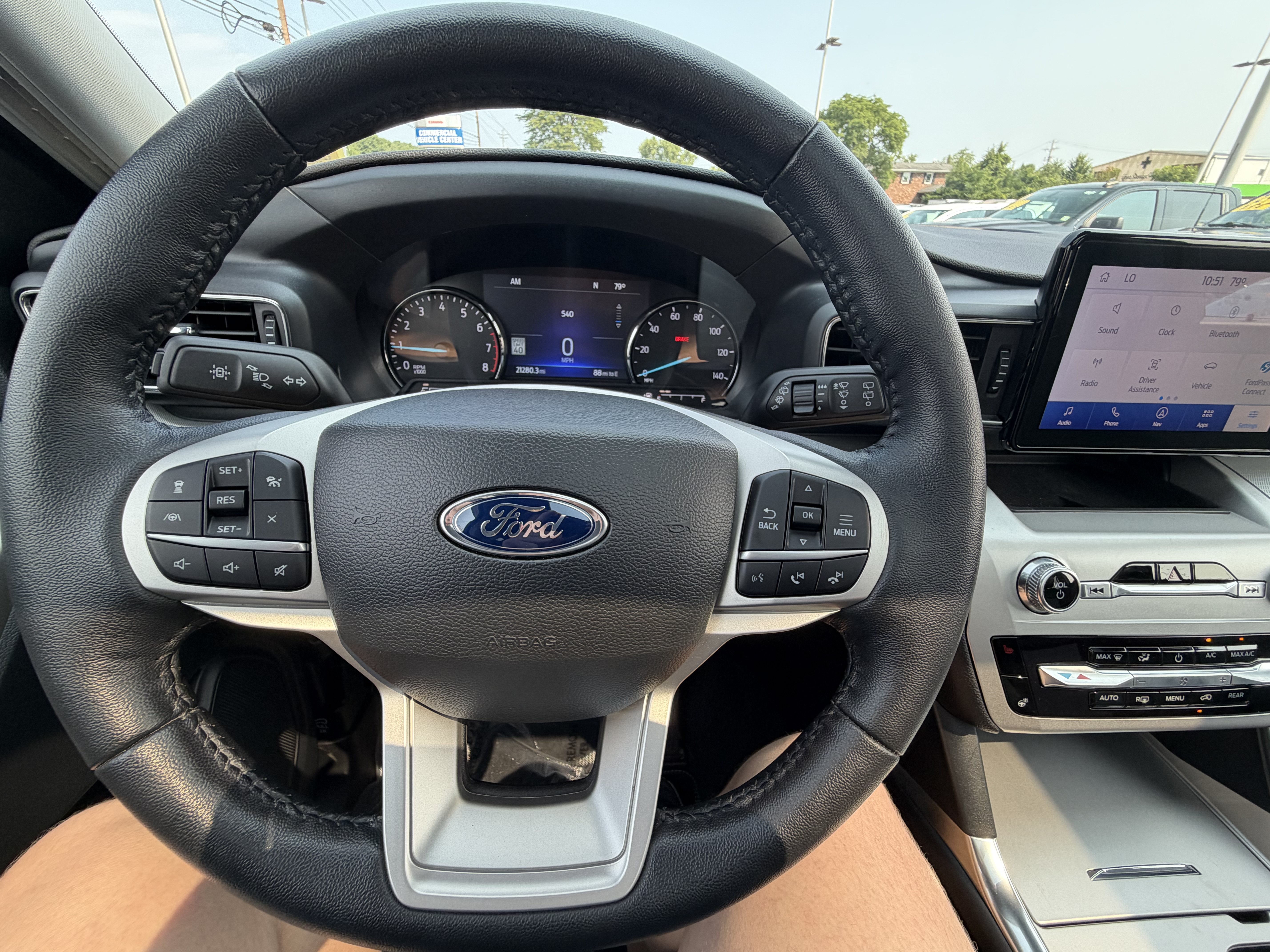 Certified 2022 Ford Explorer XLT w/ Equipment Group 202A AWD/4WD image 7