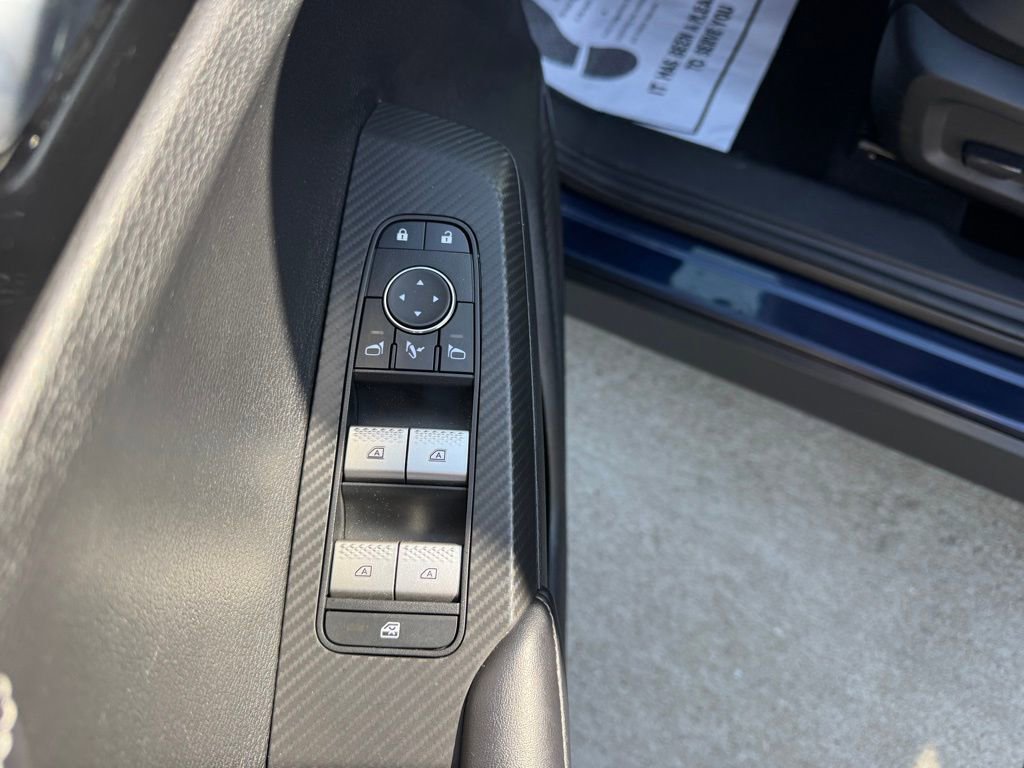 Used 2024 Mitsubishi Outlander SE image 8