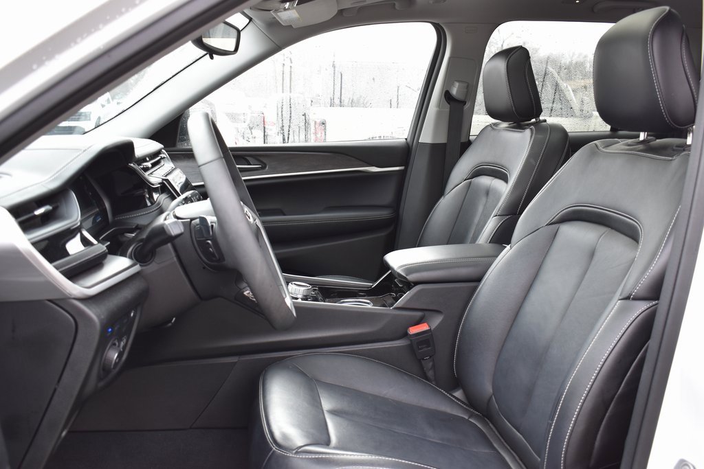 Used 2022 Jeep Grand Cherokee Limited 4xe image 7