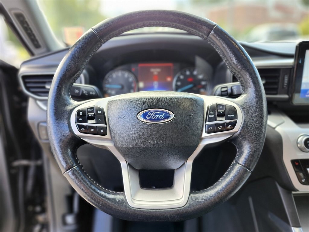 Certified 2022 Ford Explorer XLT w/ Equipment Group 202A image 29
