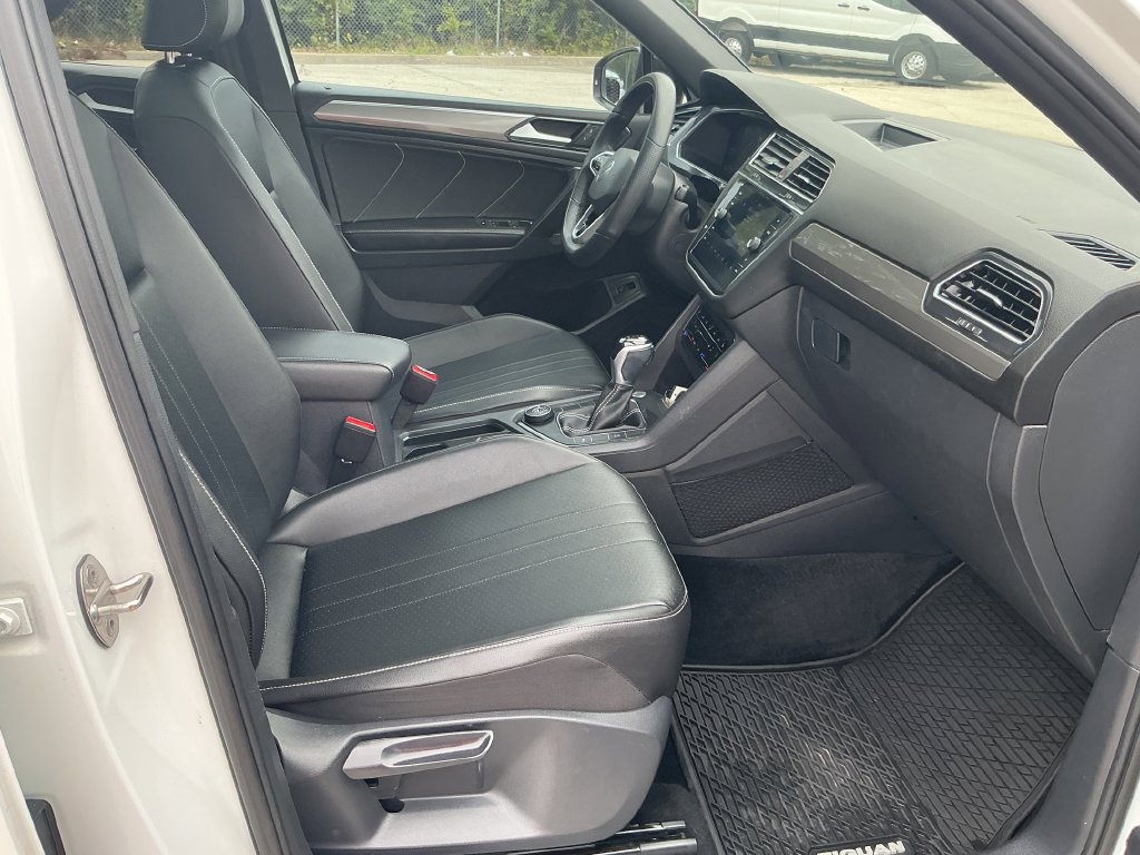 Used 2022 Volkswagen Tiguan SE R-Line AWD/4WD image 24