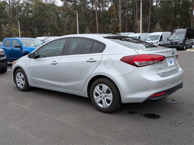 Used 2017 Kia Forte LX image 3