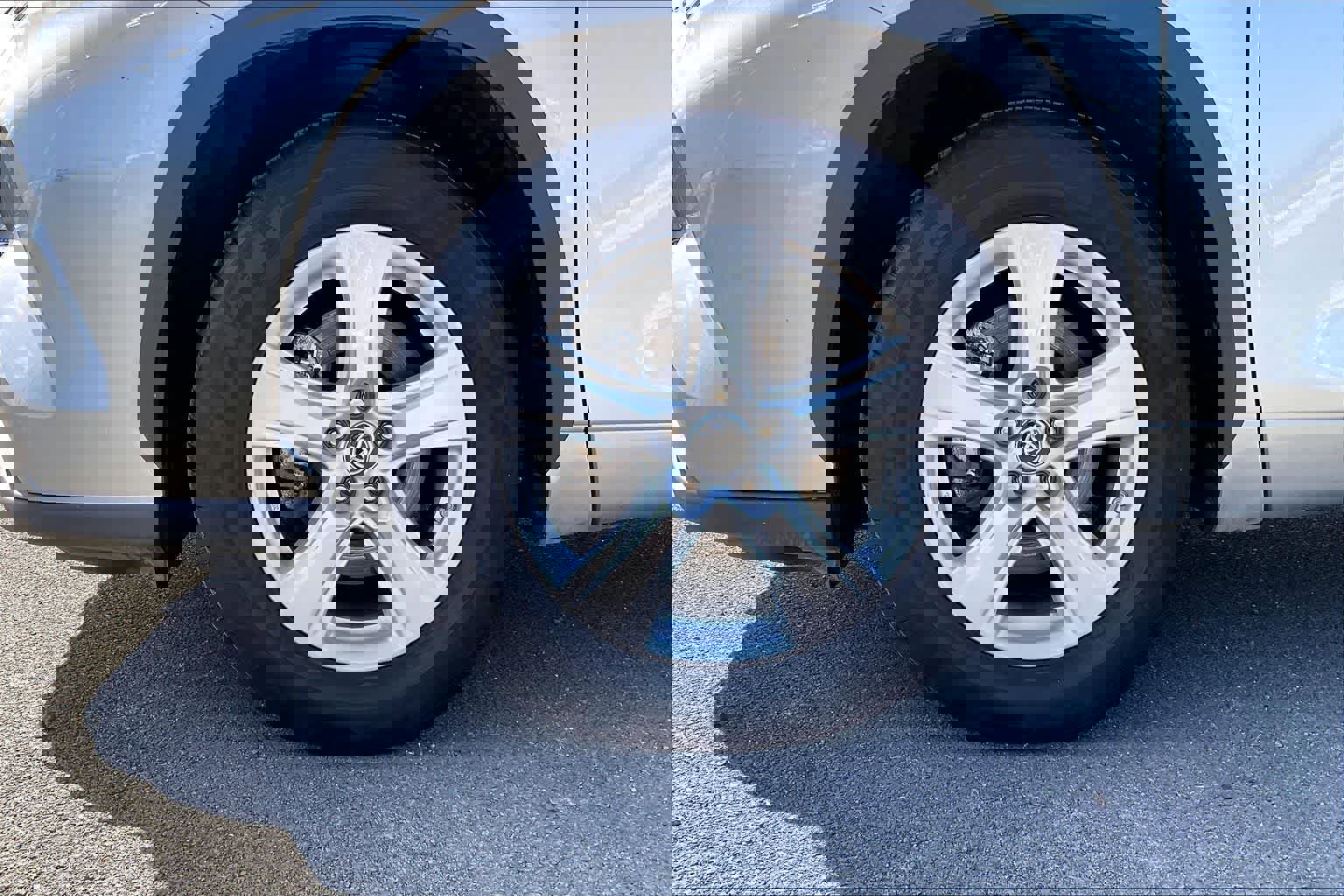 Used 2023 Toyota Highlander LE FWD image 10