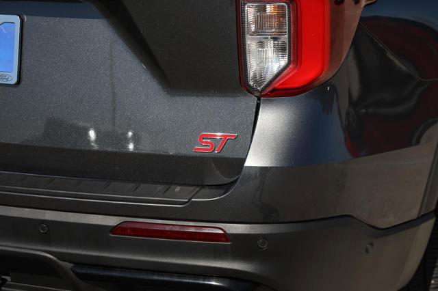 Certified 2020 Ford Explorer ST w/ ST Street Pack image 7