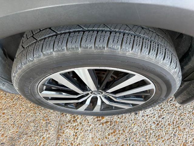 Used 2023 Nissan Pathfinder Platinum FWD image 2