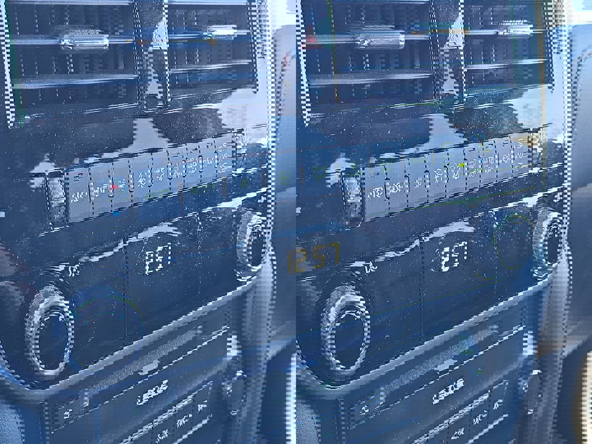 Used 2023 Lexus GX 460 Premium w/ Premium Package image 19