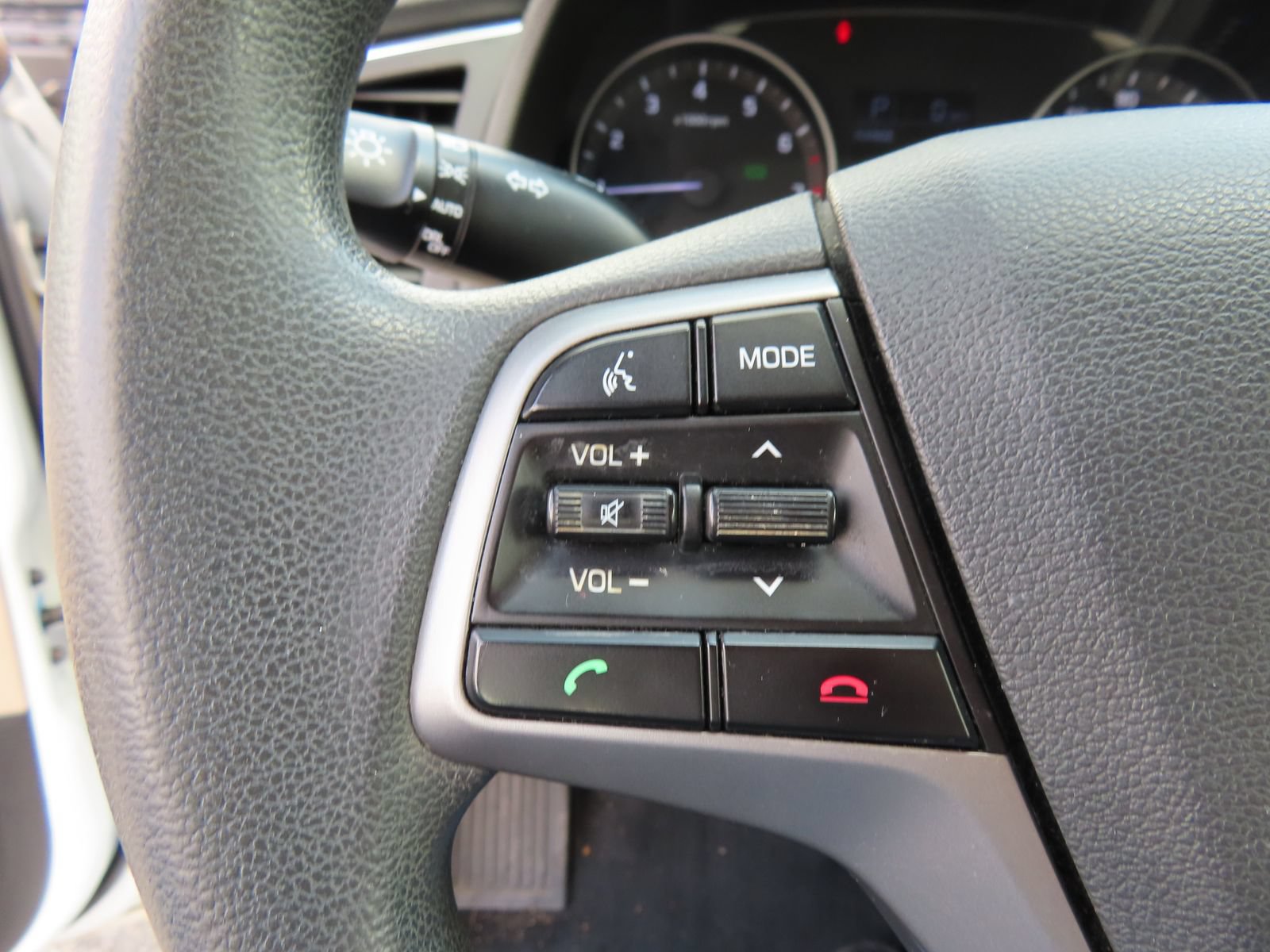 Used 2017 Hyundai Elantra SE FWD image 16