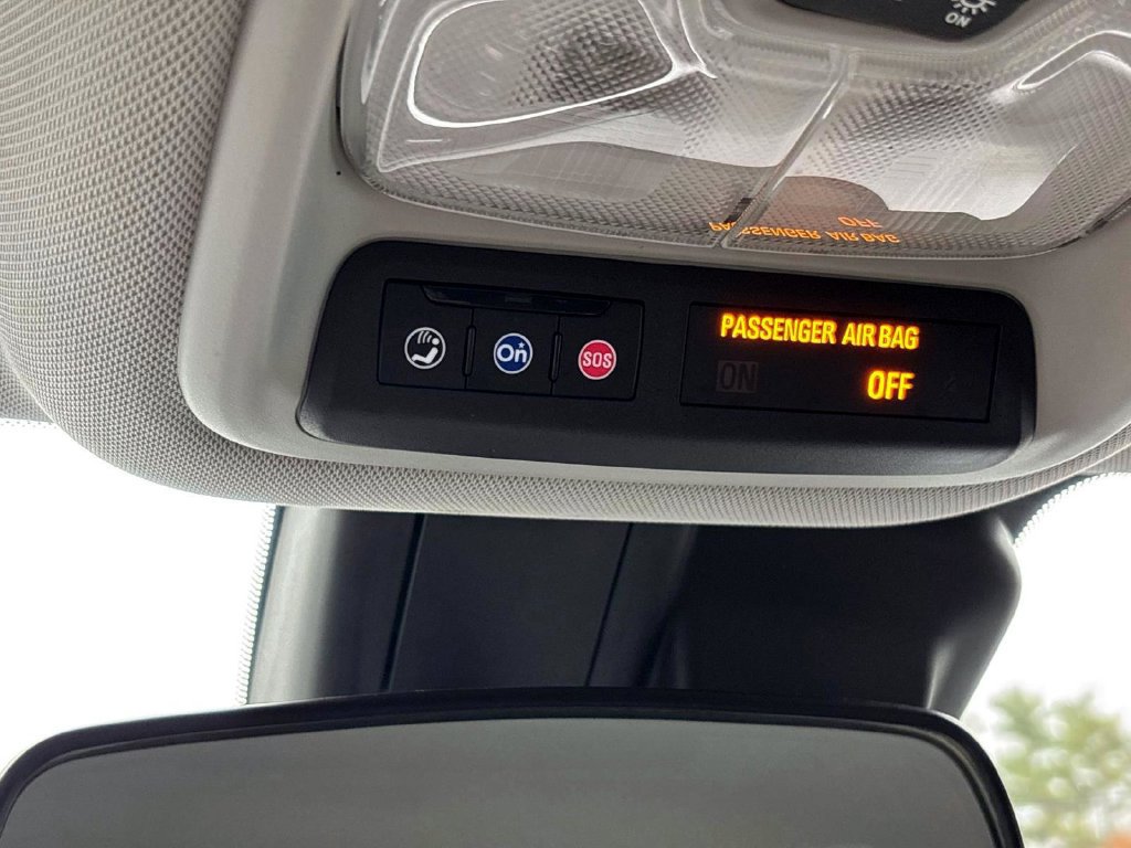 Used 2022 Chevrolet TrailBlazer LT FWD image 32