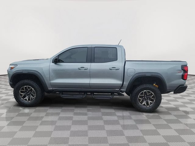 Used 2025 Chevrolet Colorado ZR2 w/ Technology Package AWD/4WD image 2