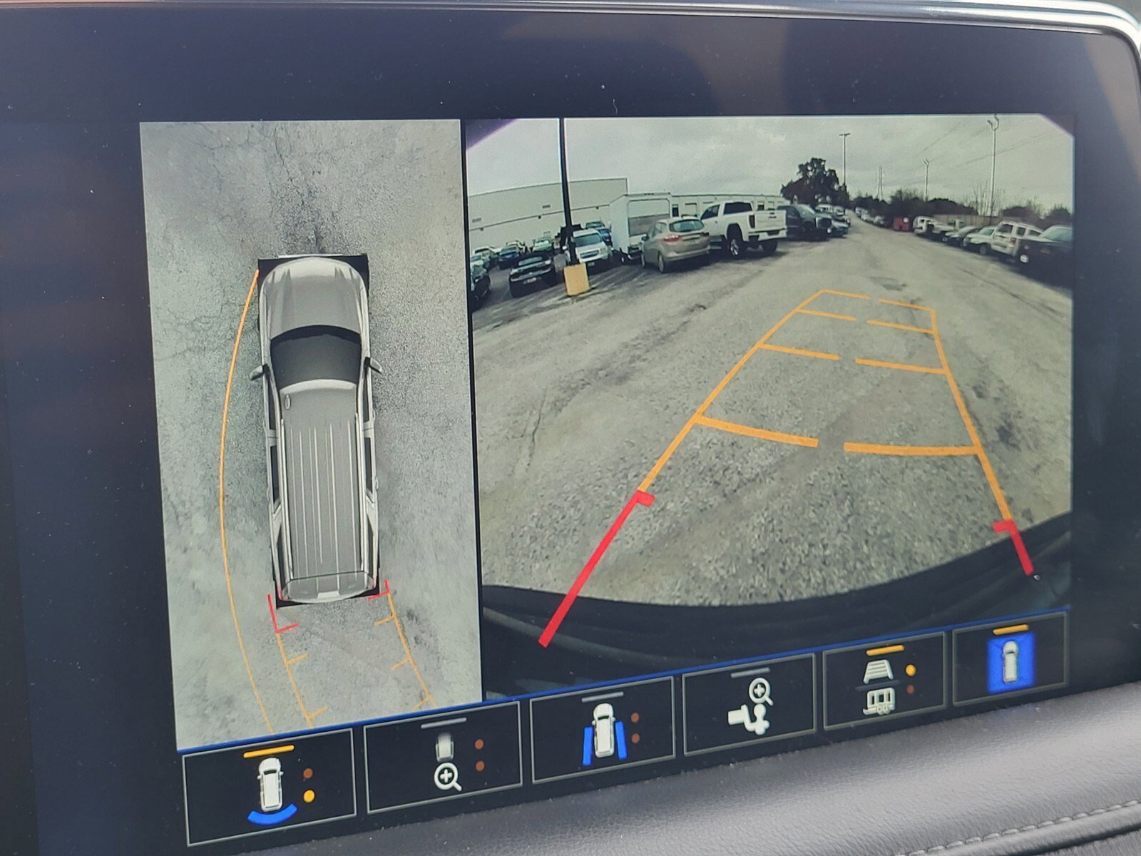 Used 2023 Chevrolet Suburban Z71 w/ Z71 Off-Road Package image 23