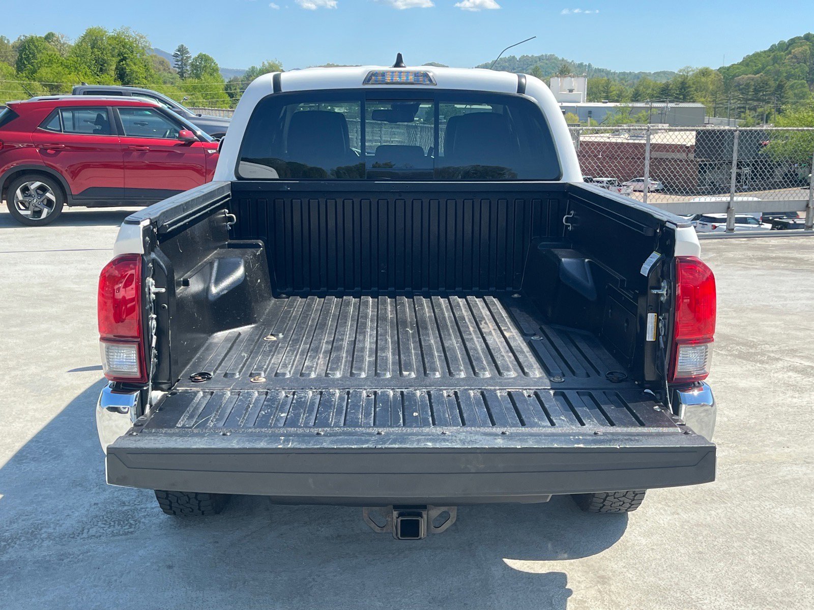 Used 2021 Toyota Tacoma SR5 AWD/4WD image 4