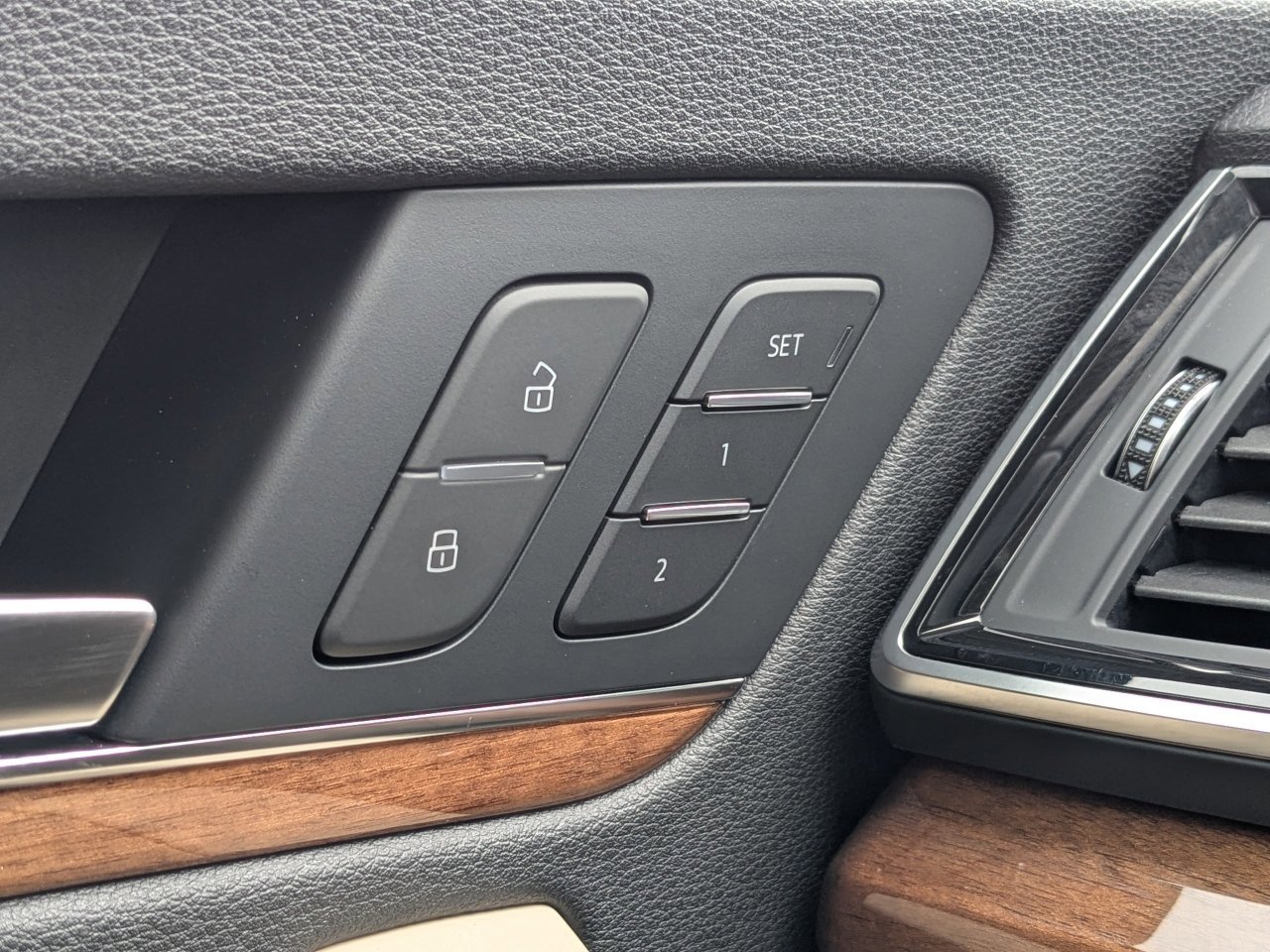 Used 2021 Audi Q5 Premium image 30