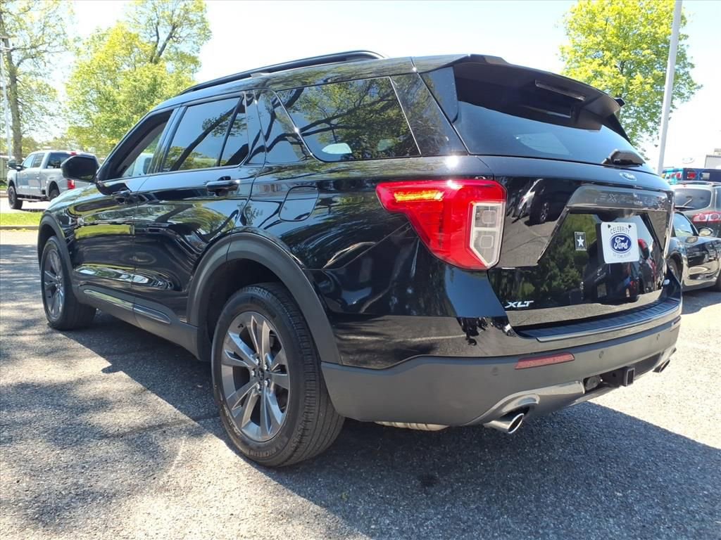 Certified 2023 Ford Explorer XLT w/ Equipment Group 202A AWD/4WD image 4