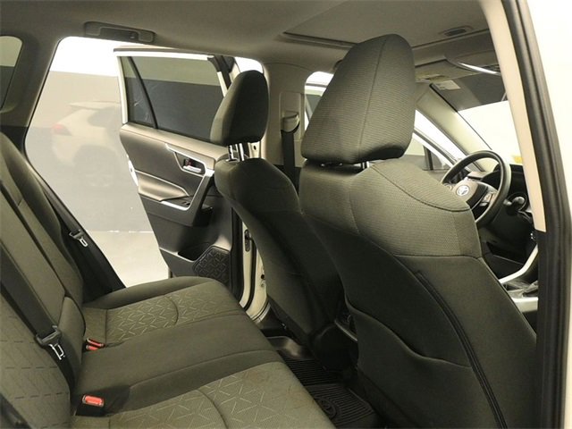Used 2022 Toyota RAV4 XLE image 16