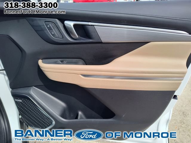 Used 2025 Buick Enclave Preferred w/ Power Package FWD image 24